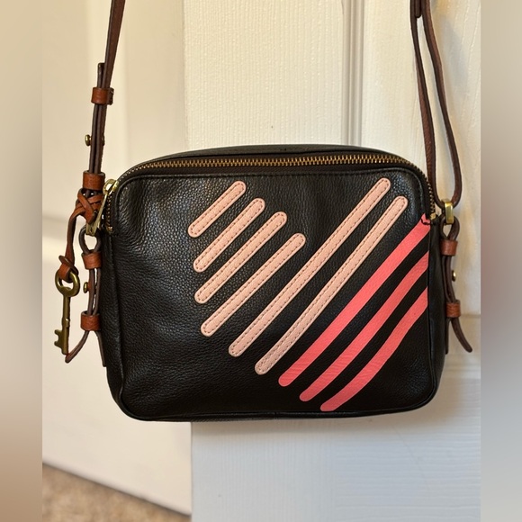 Fossil Piper Toaster Navy 
Pebbled Leather
Ombre Heart Crossbody EUC - Picture 2 of 15